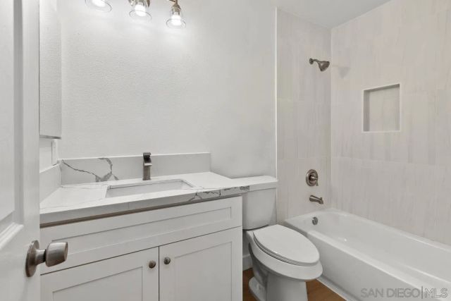 4230 48th St 2, San Diego, CA 92115