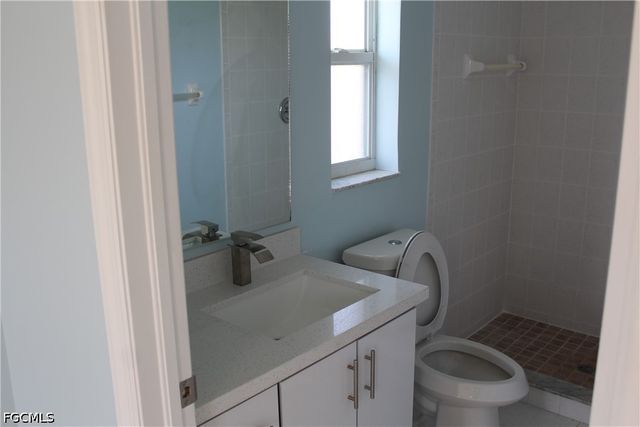 3006 SE 15th PL, Cape Coral, FL 33904