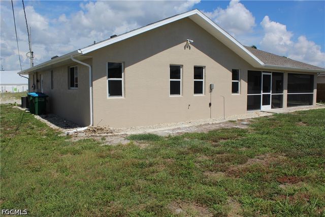 3006 SE 15th PL, Cape Coral, FL 33904