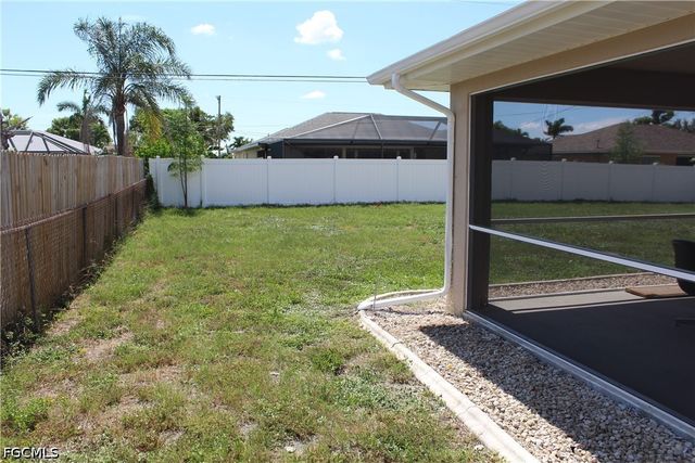 3006 SE 15th PL, Cape Coral, FL 33904