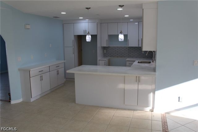 3006 SE 15th PL, Cape Coral, FL 33904