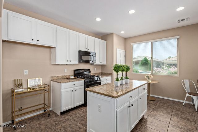 13975 E Stanhope Boulevard, Vail, AZ 85641