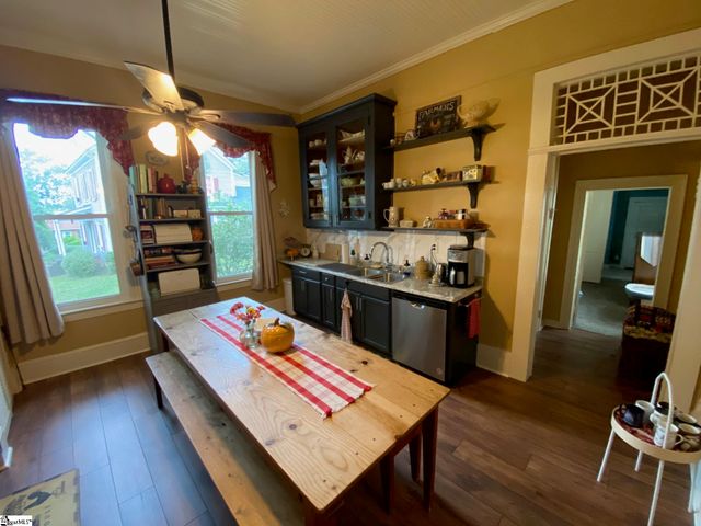 657 S Harper Street, Laurens, SC 29360