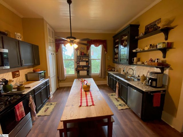 657 S Harper Street, Laurens, SC 29360