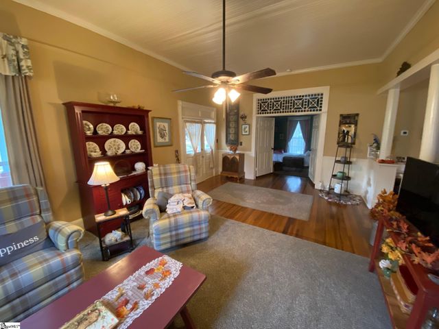 657 S Harper Street, Laurens, SC 29360