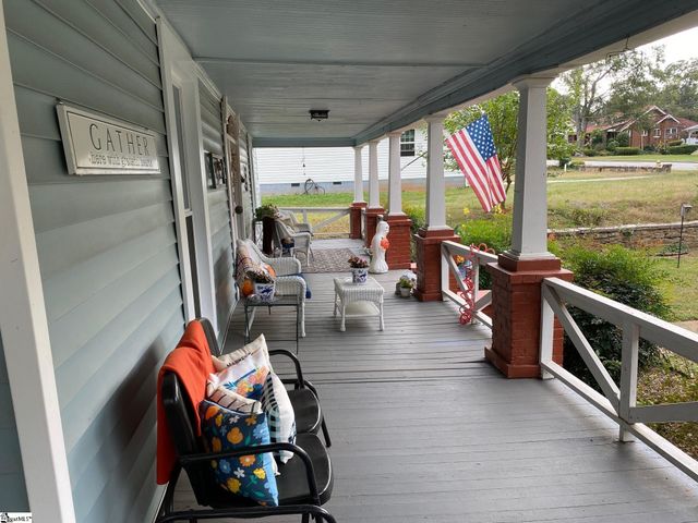 657 S Harper Street, Laurens, SC 29360