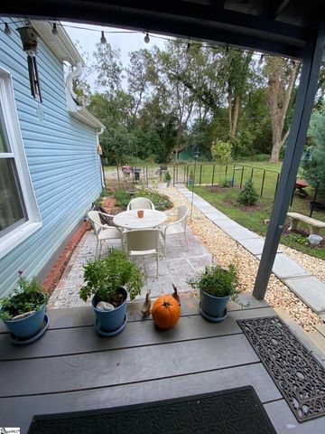 657 S Harper Street, Laurens, SC 29360