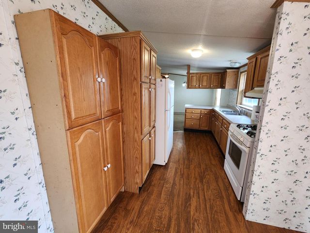 1207 MOUNT GRETNA RD, Elizabethtown, PA 17022