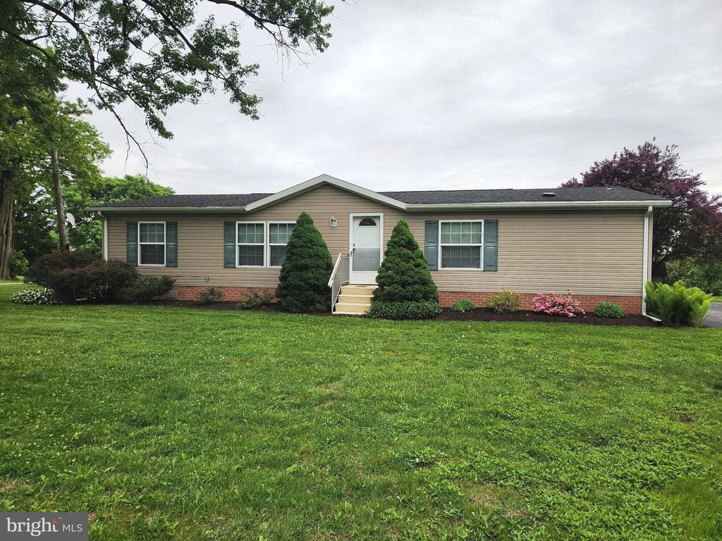 1207 MOUNT GRETNA RD, Elizabethtown, PA 17022