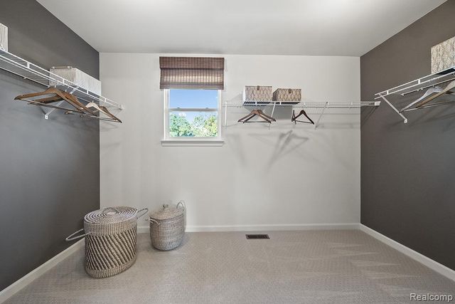 16201 Rogan Drive, Fenton, MI 48451