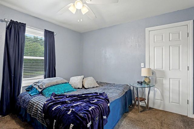 321 E Kinkaid Ave, Wichita, KS 67211