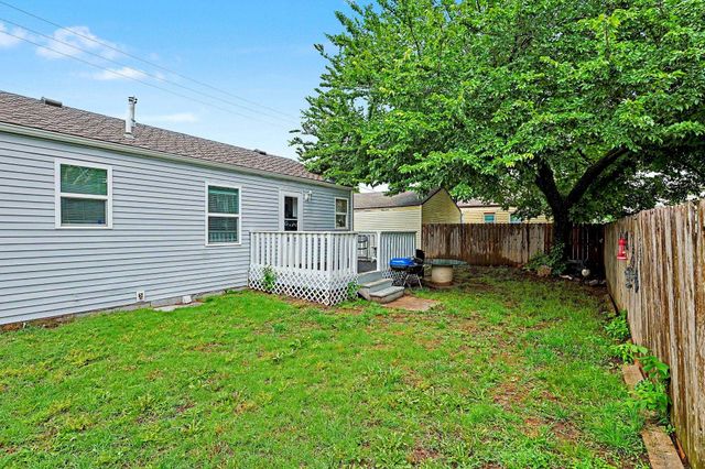 321 E Kinkaid Ave, Wichita, KS 67211