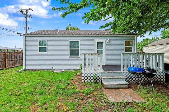 321 E Kinkaid Ave, Wichita, KS 67211