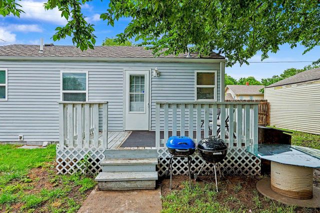 321 E Kinkaid Ave, Wichita, KS 67211