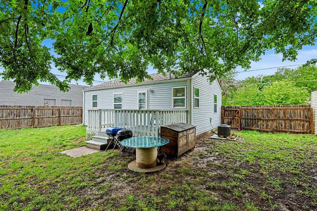 321 E Kinkaid Ave, Wichita, KS 67211