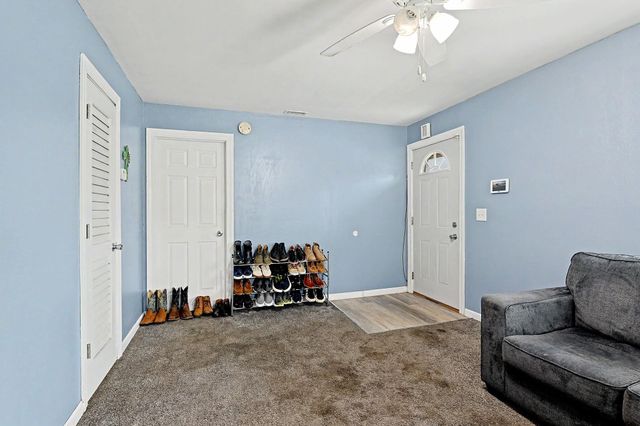 321 E Kinkaid Ave, Wichita, KS 67211