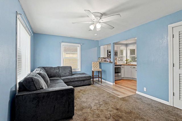 321 E Kinkaid Ave, Wichita, KS 67211