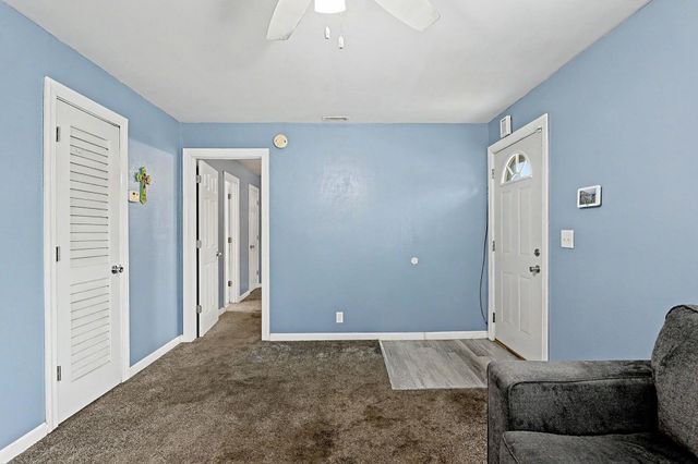 321 E Kinkaid Ave, Wichita, KS 67211