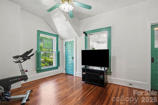415 W 5th Avenue, Gastonia, NC 28052