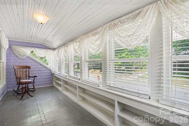 415 W 5th Avenue, Gastonia, NC 28052