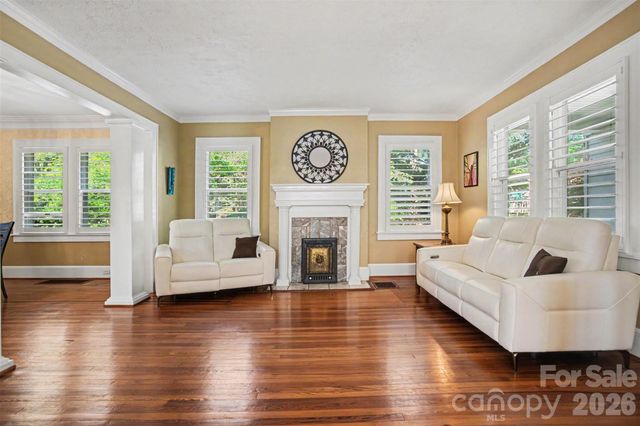 415 W 5th Avenue, Gastonia, NC 28052