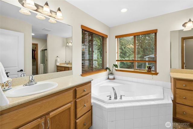 2517 NE Kevos Pond Drive, Poulsbo, WA 98370