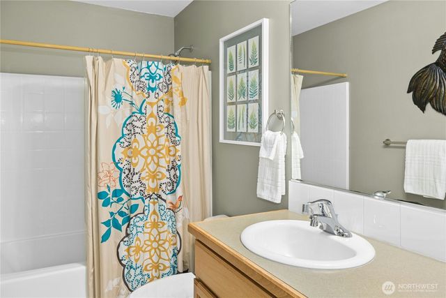 2517 NE Kevos Pond Drive, Poulsbo, WA 98370