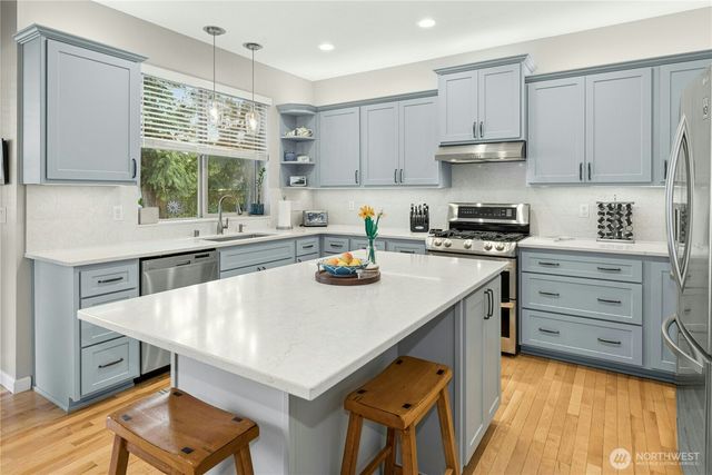 2517 NE Kevos Pond Drive, Poulsbo, WA 98370