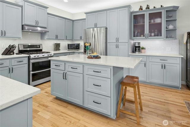 2517 NE Kevos Pond Drive, Poulsbo, WA 98370