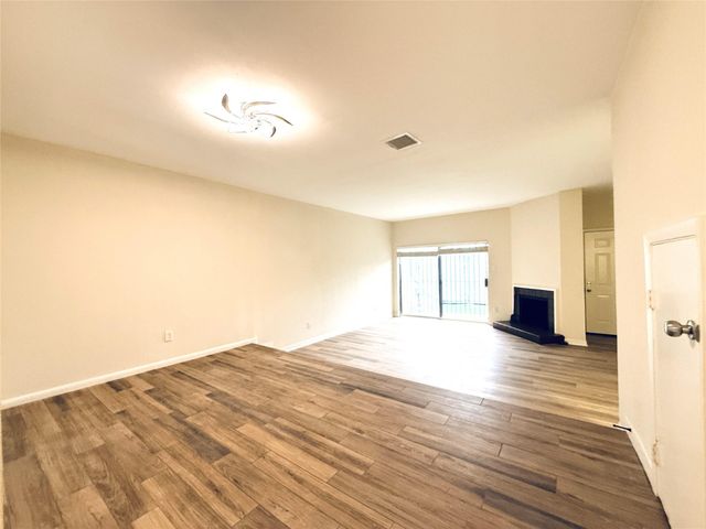 5633 S Rice Avenue, Houston, TX 77081