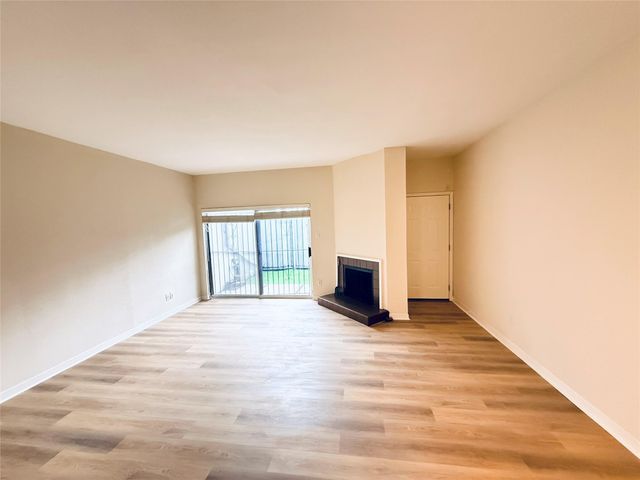 5633 S Rice Avenue, Houston, TX 77081