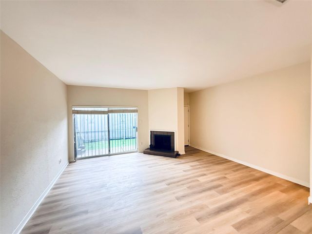 5633 S Rice Avenue, Houston, TX 77081