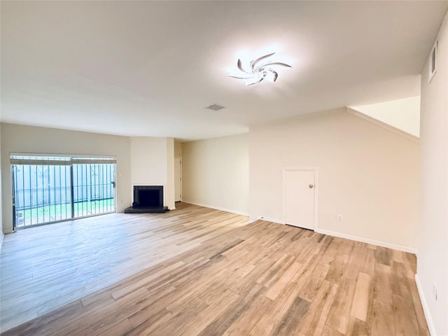 5633 S Rice Avenue, Houston, TX 77081