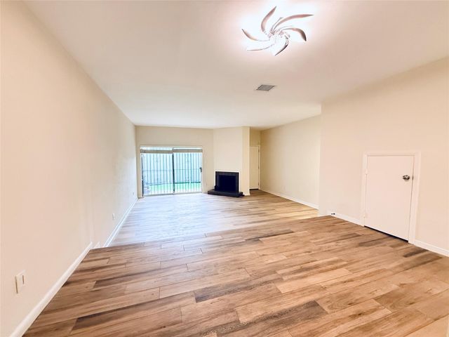 5633 S Rice Avenue, Houston, TX 77081