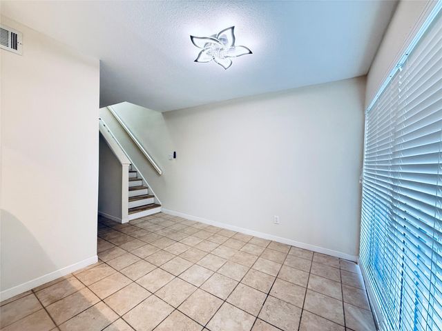 5633 S Rice Avenue, Houston, TX 77081