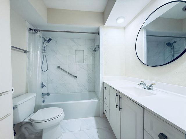 5633 S Rice Avenue, Houston, TX 77081