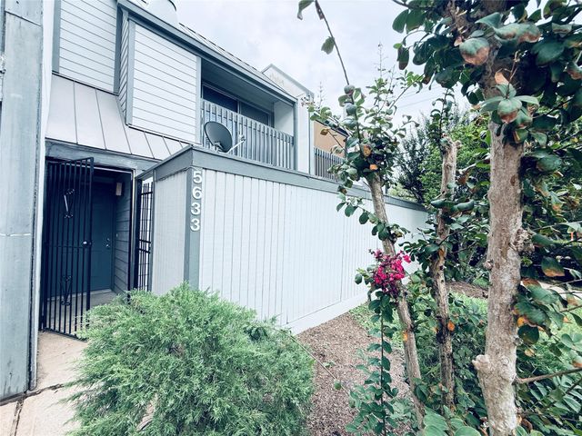 5633 S Rice Avenue, Houston, TX 77081