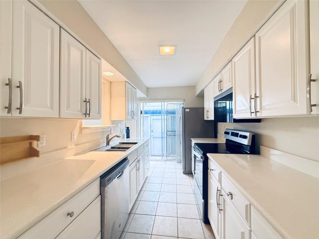 5633 S Rice Avenue, Houston, TX 77081