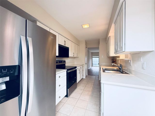5633 S Rice Avenue, Houston, TX 77081