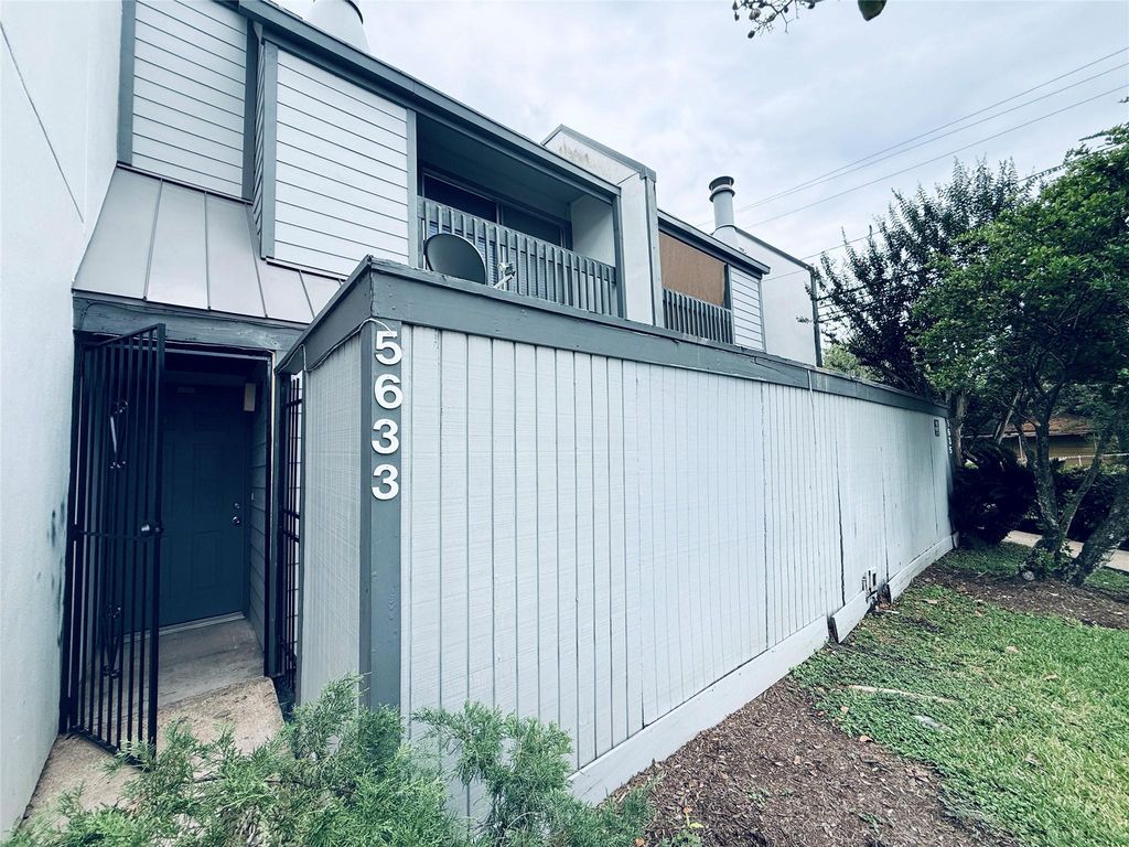 5633 S Rice Avenue, Houston, TX 77081