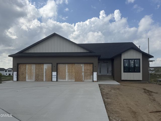 4216 Ruminant Circle, Bismarck, ND 58503 property photo