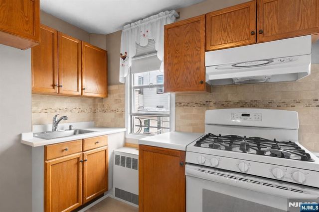 609 38th Street, Union City, NJ 07087