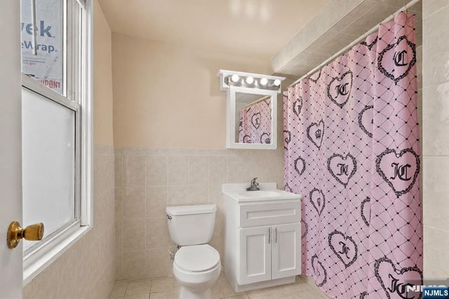 609 38th Street, Union City, NJ 07087