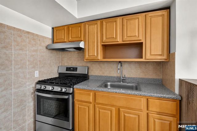 609 38th Street, Union City, NJ 07087