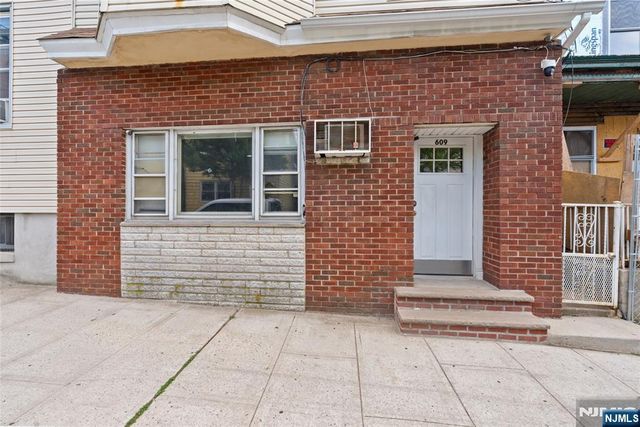 609 38th Street, Union City, NJ 07087