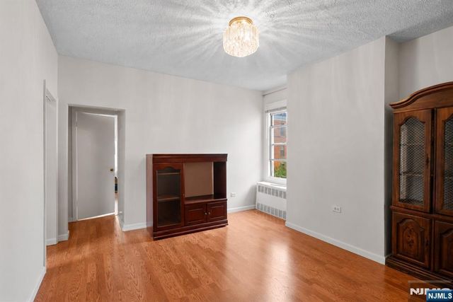 609 38th Street, Union City, NJ 07087
