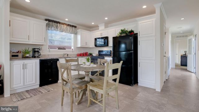 154 HILLSIDE CT, North Wales, PA 19454