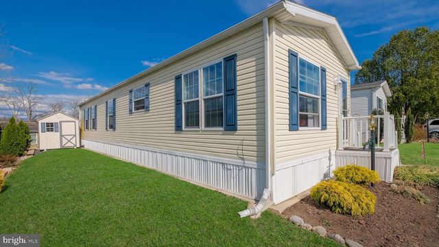 154 HILLSIDE CT, North Wales, PA 19454