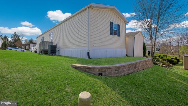 154 HILLSIDE CT, North Wales, PA 19454