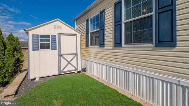 154 HILLSIDE CT, North Wales, PA 19454